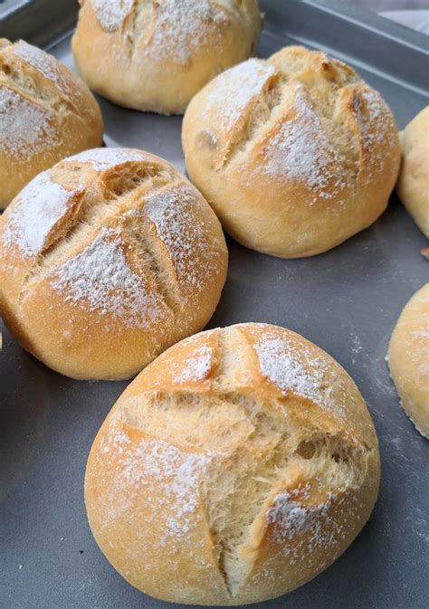 putenbrötchen|Brötchen (German Bread Rolls)